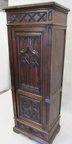 4191-angle view of half-armoire or homme debout