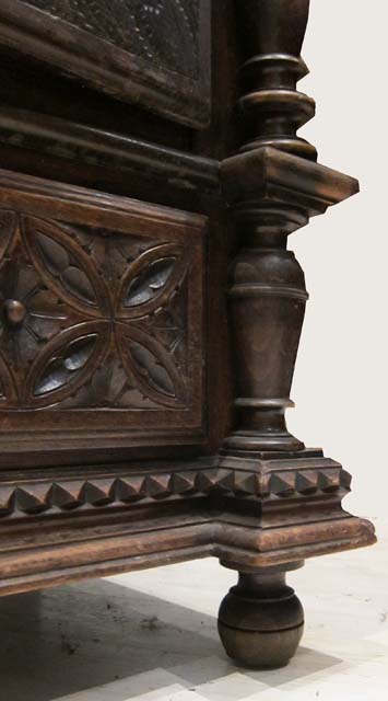 5205-zigzag moulding on gothic armoire